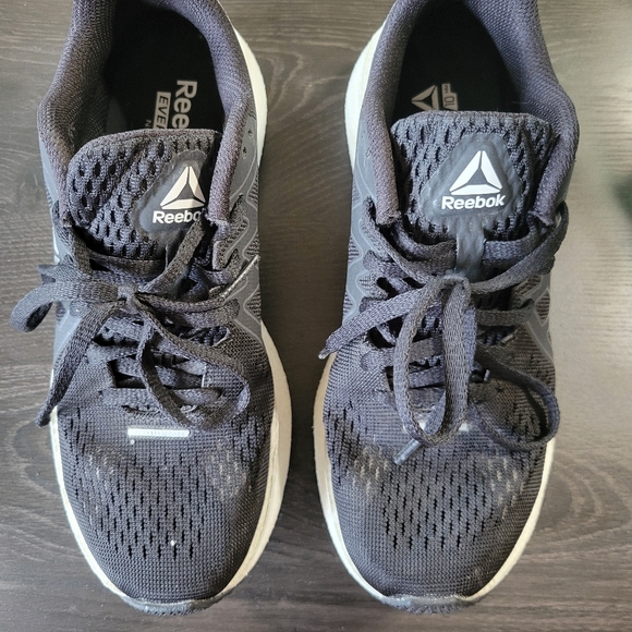 Reebok sneaker - Picture 3 of 11